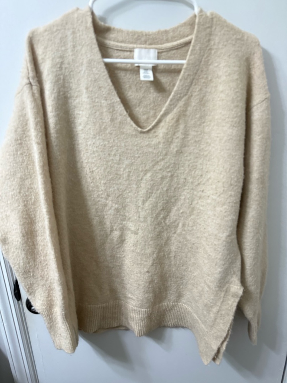 H&M Cream V-Neck Knit Sweater